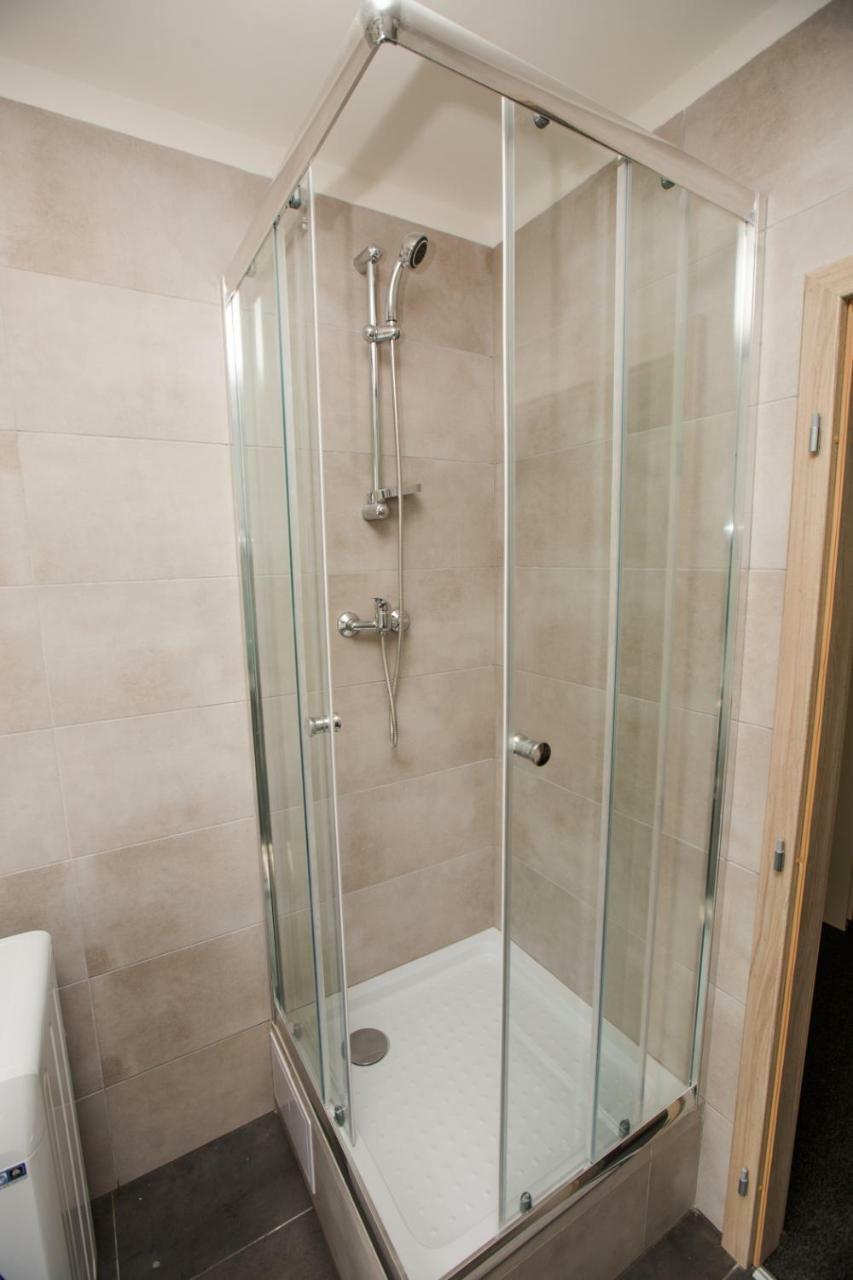 Hotel Blue Apartment Братислава Экстерьер фото