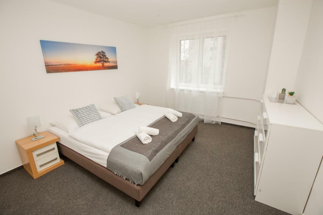 Hotel Blue Apartment Братислава Экстерьер фото