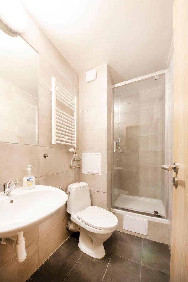 Hotel Blue Apartment Братислава Экстерьер фото